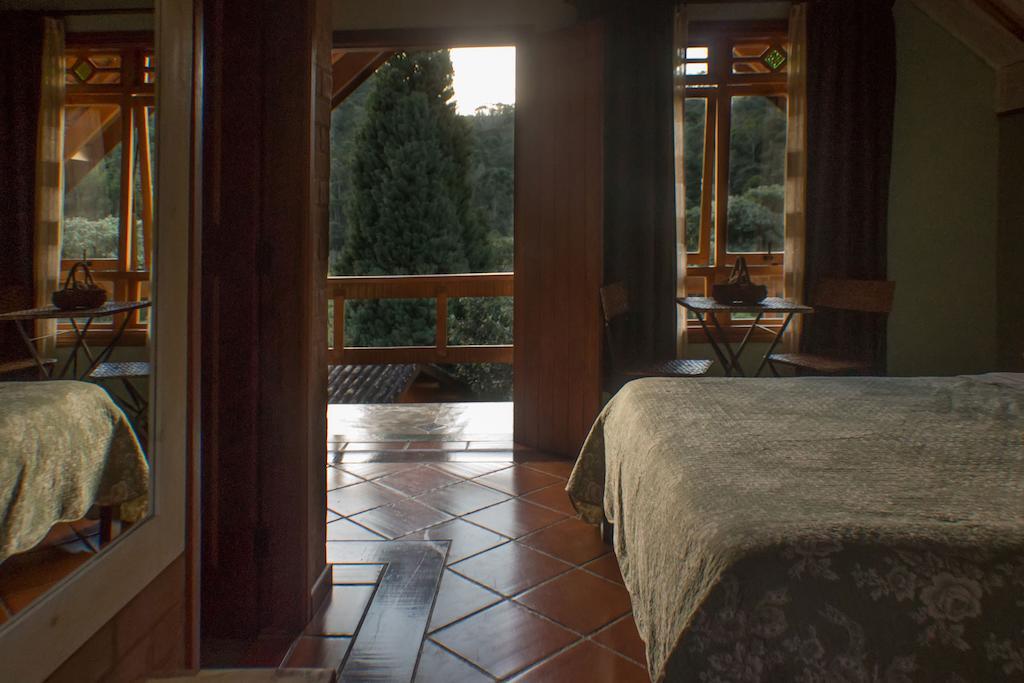 Pousada Villa Rhustica ซานโต อังตัวนิโอ โด ปิงญัล ภายนอก รูปภาพ
